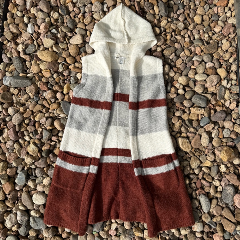 Max Studio Ivory, Brown, and Gray Sleeveless Cardigan